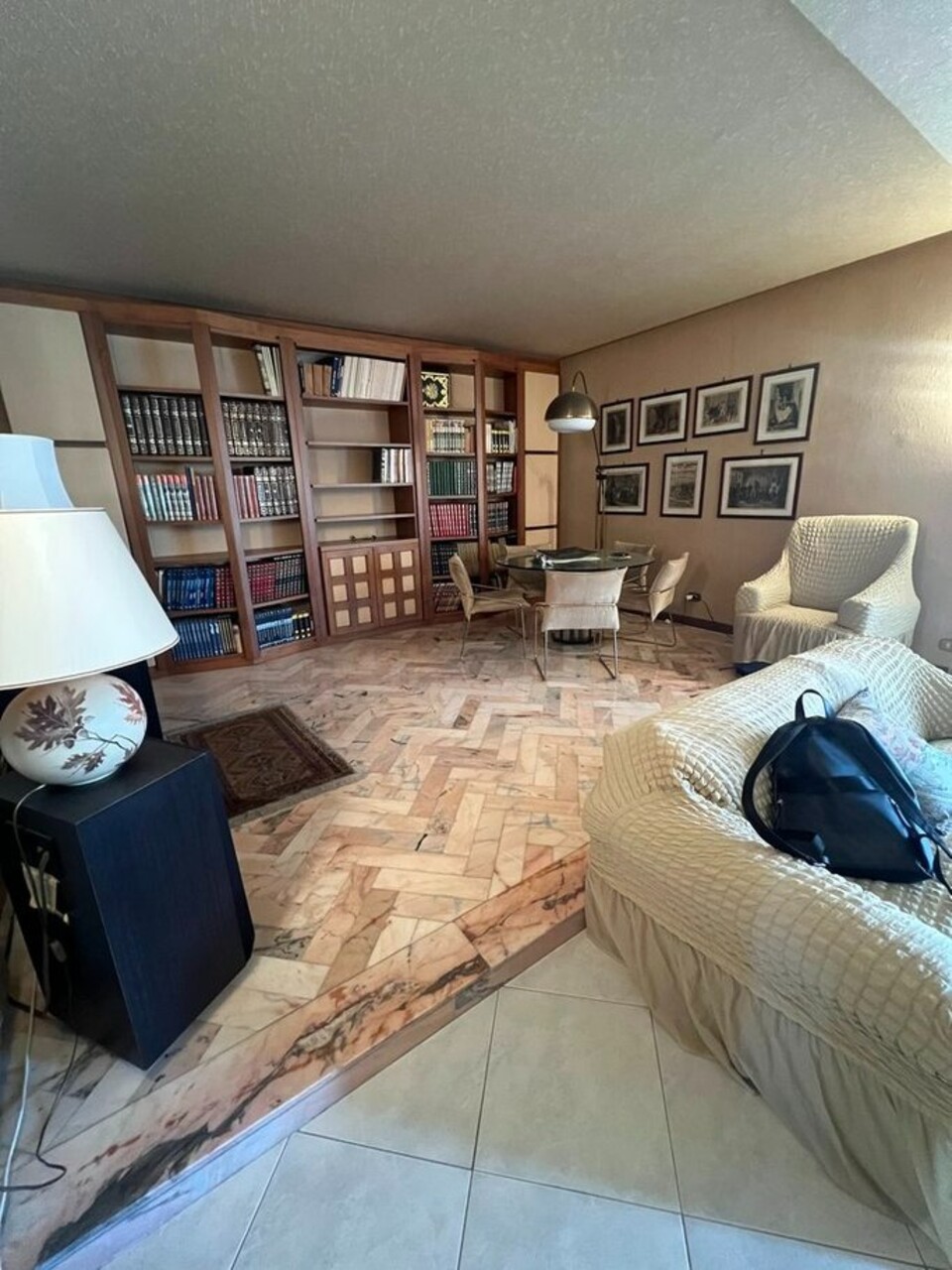 Appartamento in Vendita a Palermo Fiera - Montepellegrino - Cantieri