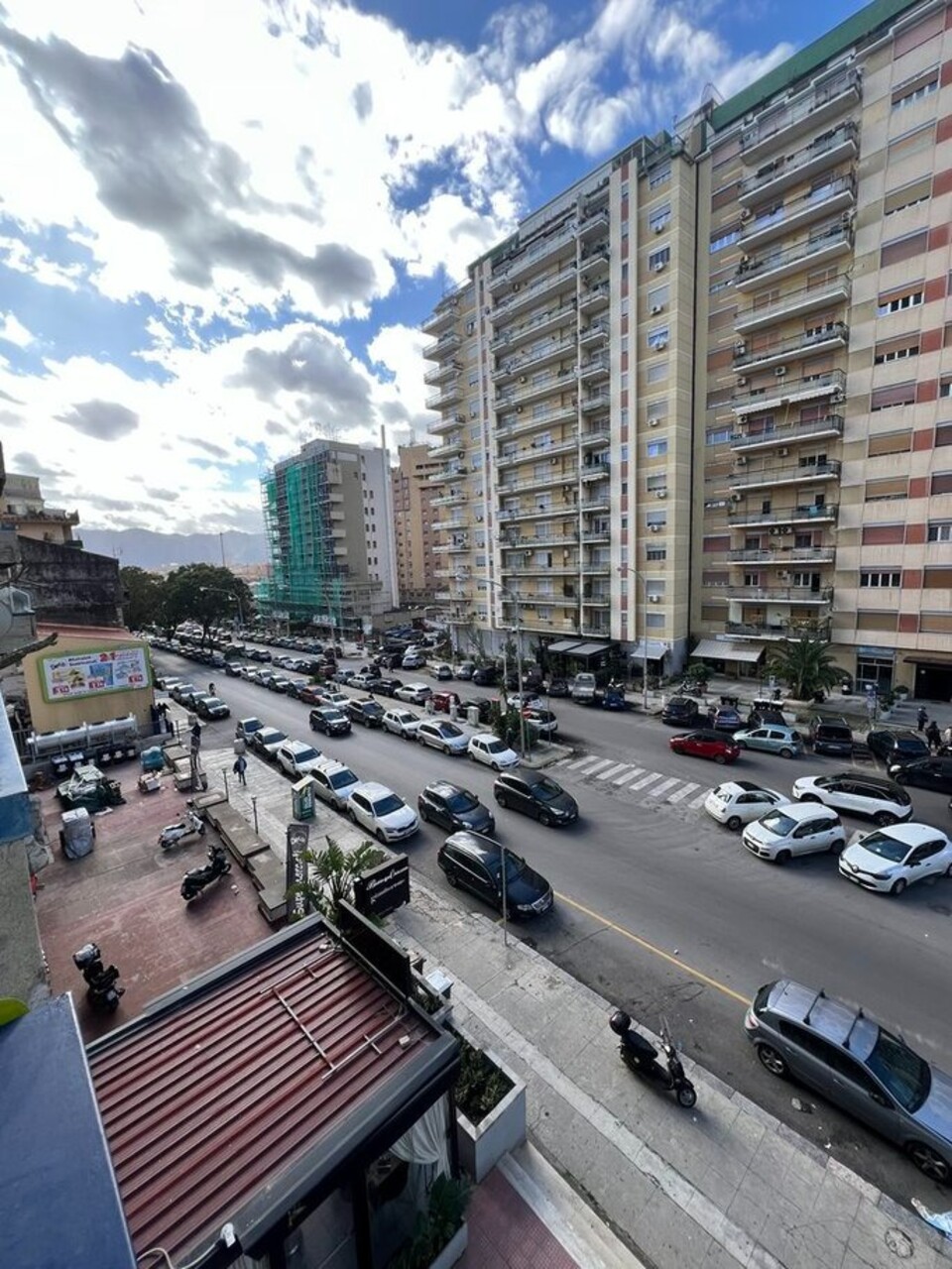 Appartamento in Vendita a Palermo Fiera - Montepellegrino - Cantieri