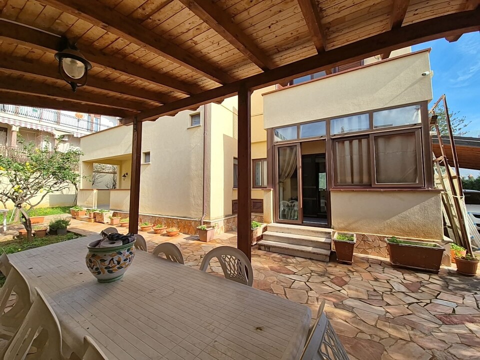 Villa in Vendita a Palermo Mondello - Galatea
