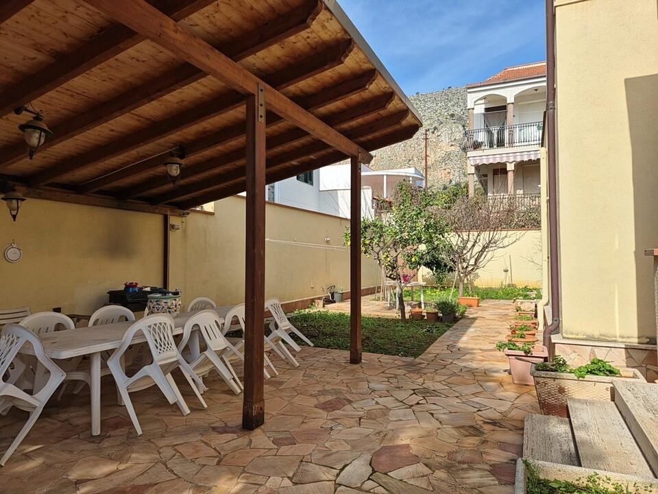 Villa in Vendita a Palermo Mondello - Galatea