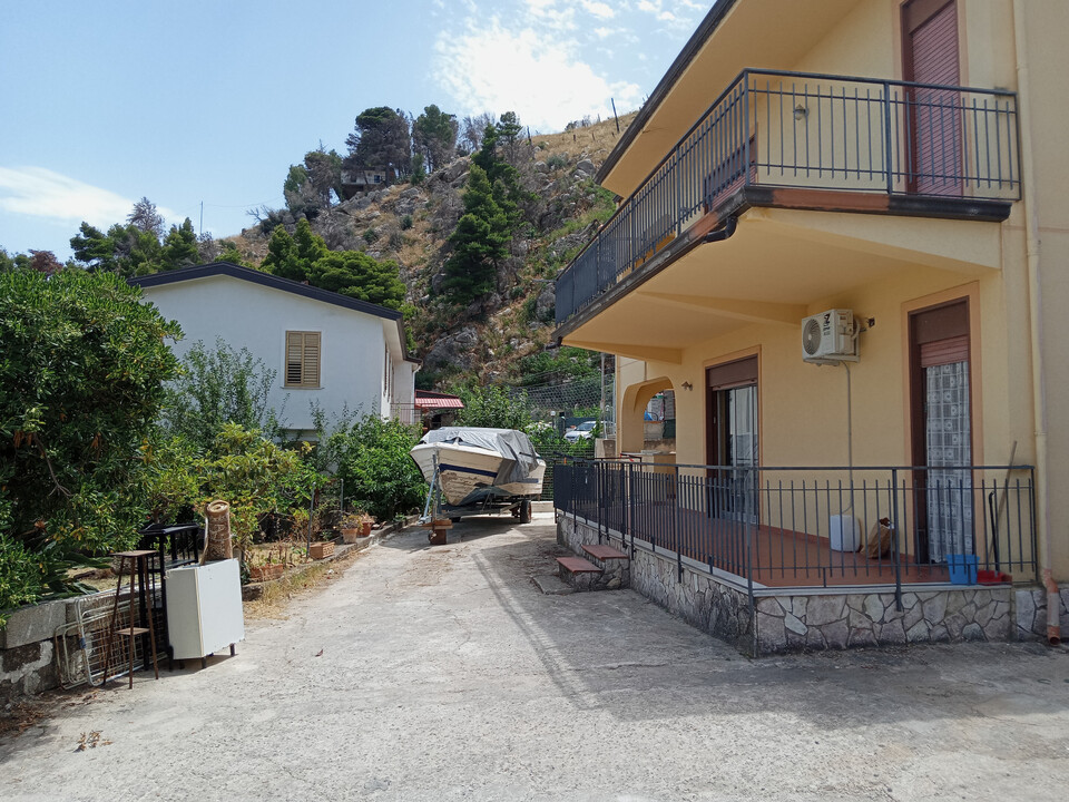 Porzione di bifamiliare in Vendita a Altofonte (Palermo)