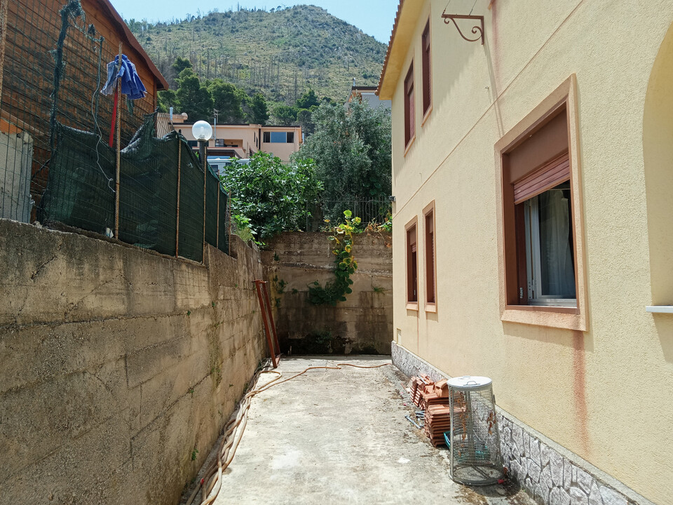 Porzione di bifamiliare in Vendita a Altofonte (Palermo)