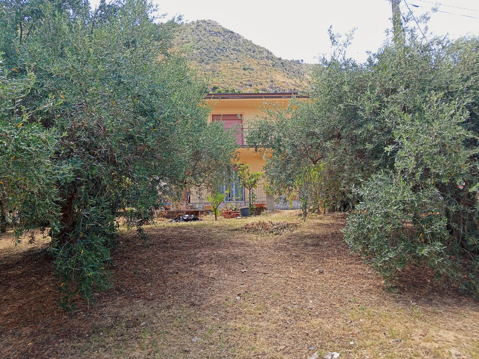 Porzione di bifamiliare in Vendita a Altofonte (Palermo)