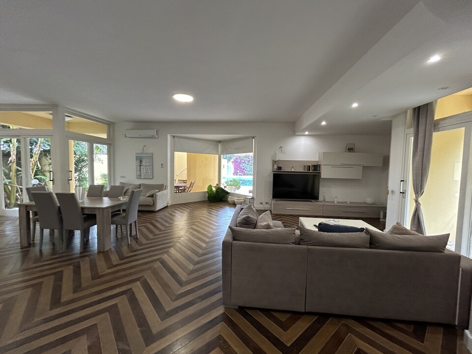 Villa in Vendita a Palermo Mondello - Valdesi