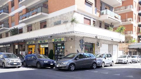 Garage singolo in Vendita a Palermo Notarbartolo - Terrasanta