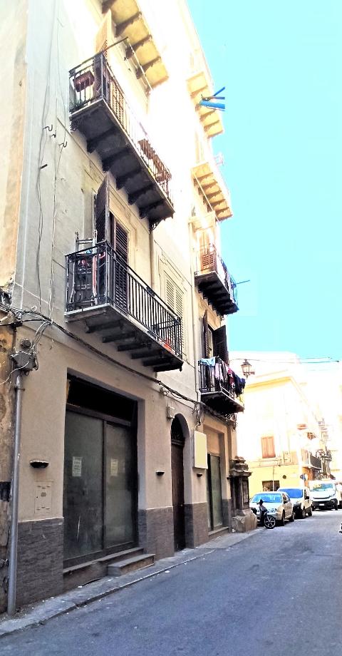 Locale commerciale in Vendita a Palermo Centro storico (Albergheria-Cattedrale)
