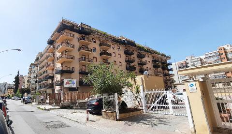 Appartamento in Vendita a Palermo Noce - Parisio - Serradifalco - Perpignano bassa