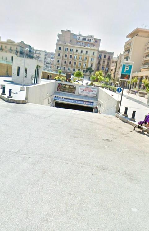 Garage singolo in Vendita a Palermo Olivuzza - Tribunale