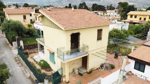 Villa indipendente in Vendita a Carini (Palermo)