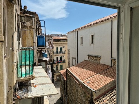 Appartamento in Vendita a Palermo Centro storico (Roma-Maqueda)