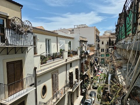 Appartamento in Vendita a Palermo Centro storico (Roma-Maqueda)