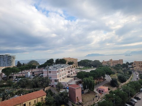 Appartamento in Vendita a Palermo Fiera - Montepellegrino - Cantieri