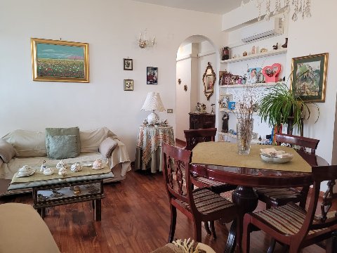 Appartamento in Vendita a Palermo Fiera - Montepellegrino - Cantieri