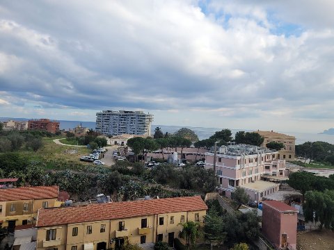 Appartamento in Vendita a Palermo Fiera - Montepellegrino - Cantieri