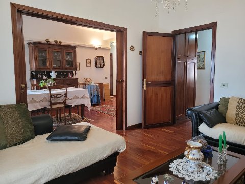 Appartamento in Vendita a Palermo Fiera - Montepellegrino - Cantieri