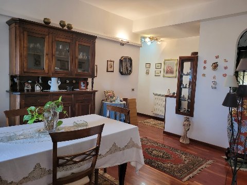 Appartamento in Vendita a Palermo Fiera - Montepellegrino - Cantieri