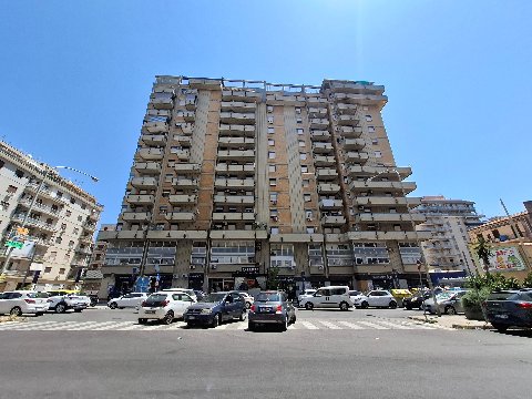 Appartamento in Vendita a Palermo Fiera - Montepellegrino - Cantieri