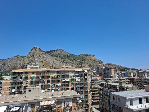 Appartamento in Vendita a Palermo Fiera - Montepellegrino - Cantieri