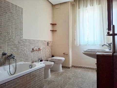 Appartamento in Vendita a Palermo Fiera - Montepellegrino - Cantieri