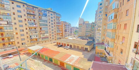 Appartamento in Vendita a Palermo Fiera - Montepellegrino - Cantieri