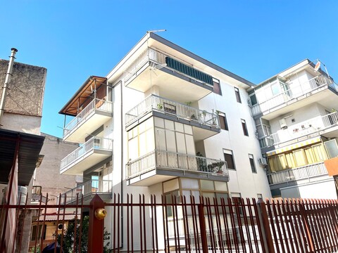 Appartamento in Vendita a Palermo Villagrazia
