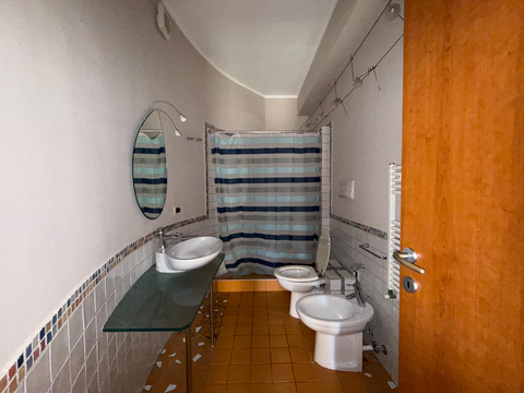 Appartamento in Vendita a Palermo Fiera - Montepellegrino - Cantieri