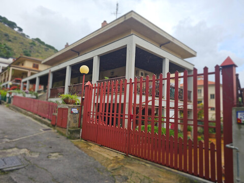 Villa bifamiliare in Vendita a Palermo