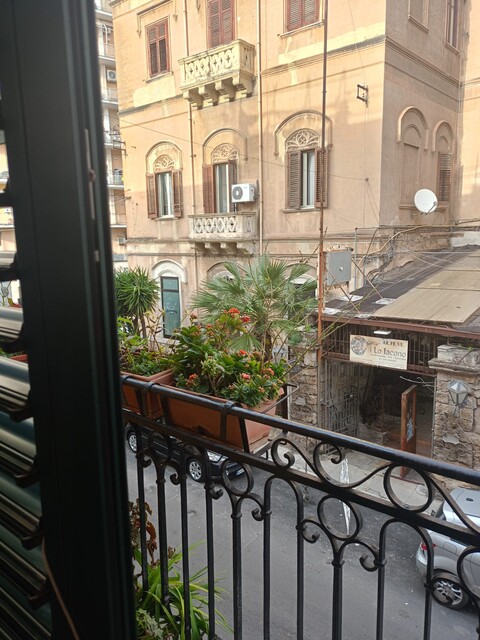 Nuda proprietà in Vendita a Palermo Don Bosco - Sampolo - Villabianca