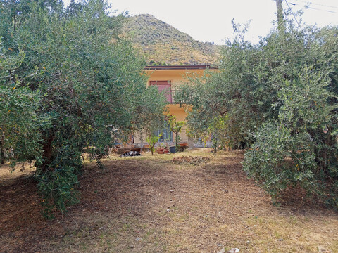 Porzione di bifamiliare in Vendita a Altofonte (Palermo)