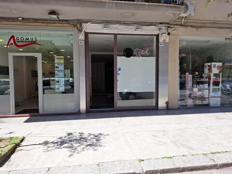 Negozio in Affitto a Palermo