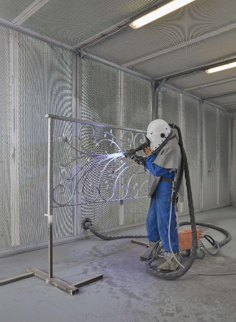 LAVORAZIONE FERRO E ACCIAIO INOX -- SABBIATURA, ZINCATURA, VERNICIATURA