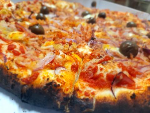 Pizza /   Rustica / Formato Famiglia /  Non Solo Pizza