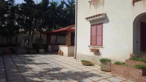 Villa bifamiliare in Vendita a Altavilla Milicia (Palermo)
