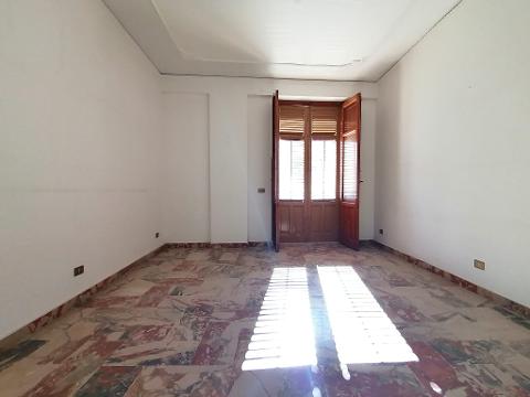 Appartamento in Vendita a Palermo Via Altofonte