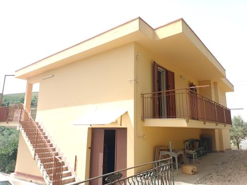 Villa in Vendita a Ciminna Contrada Loreto (Palermo)
