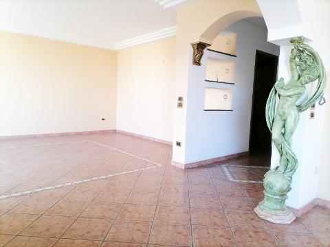 Appartamento in Vendita a Palermo Via messina montagne