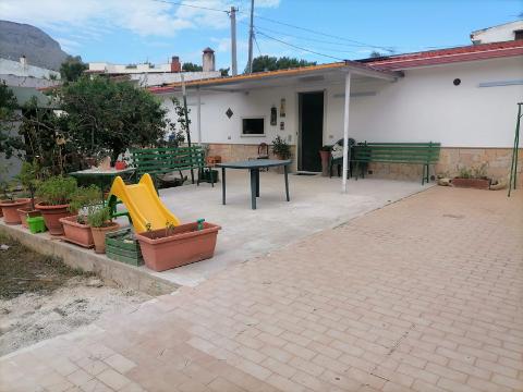 Villa moderna in Vendita a Villagrazia di Carini [Fraz. di Carini] Torre Muzza (Palermo)