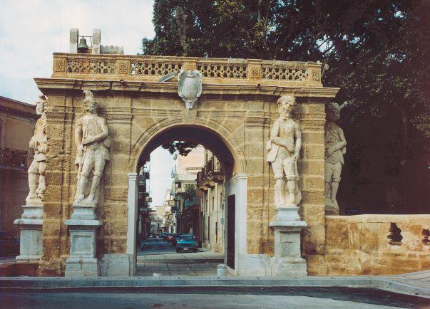 ARCO DELLA SS.Trinità