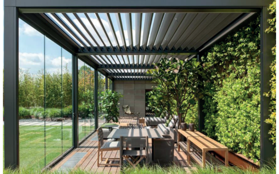 Pergola Bioclimatica con lamelle orientabili e retrattili TendaMaggi Italia srl Lucca