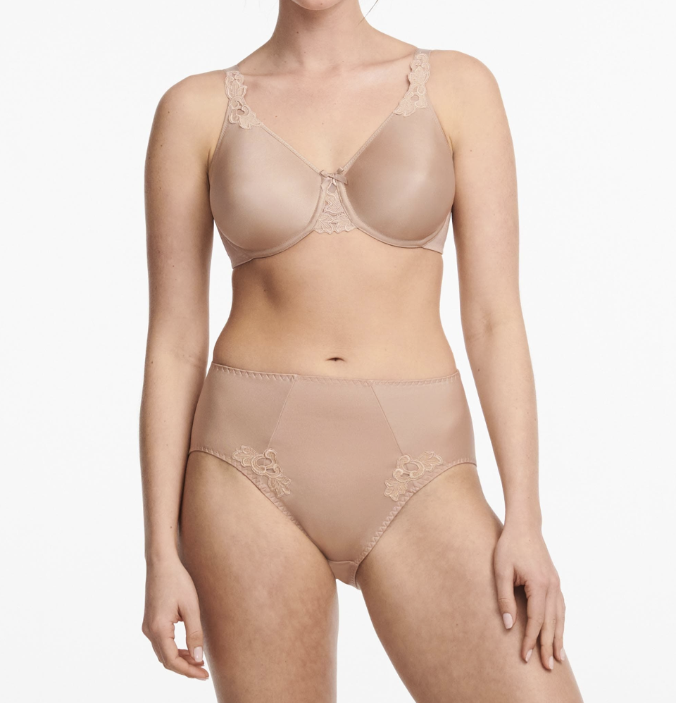 reggiseno con ferretto coppe coprenti e stecche chantelle reggiseno stecca