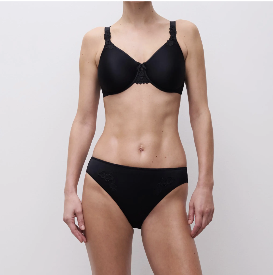 reggiseno con ferretto coppe coprenti e stecche chantelle reggiseno stecca