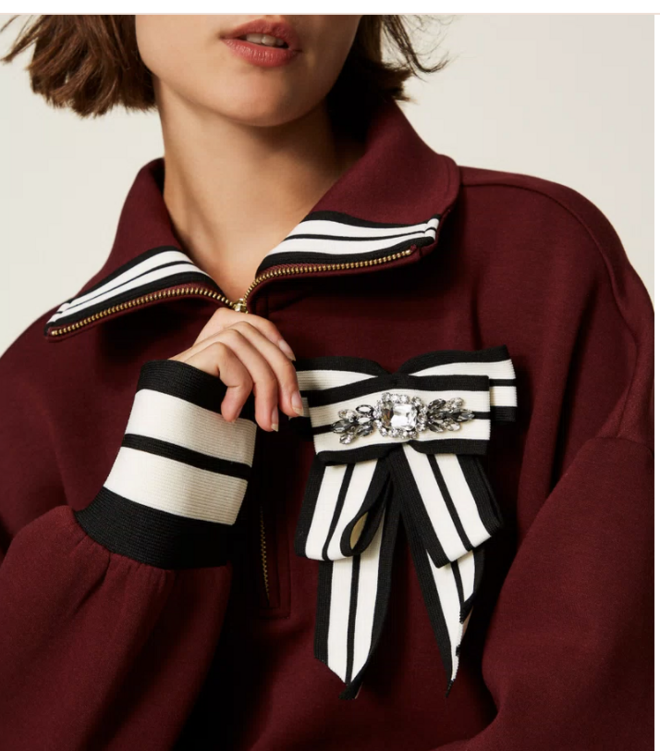 Felpa in tessuto scuba con spilla twinset felpa mezza cerniera