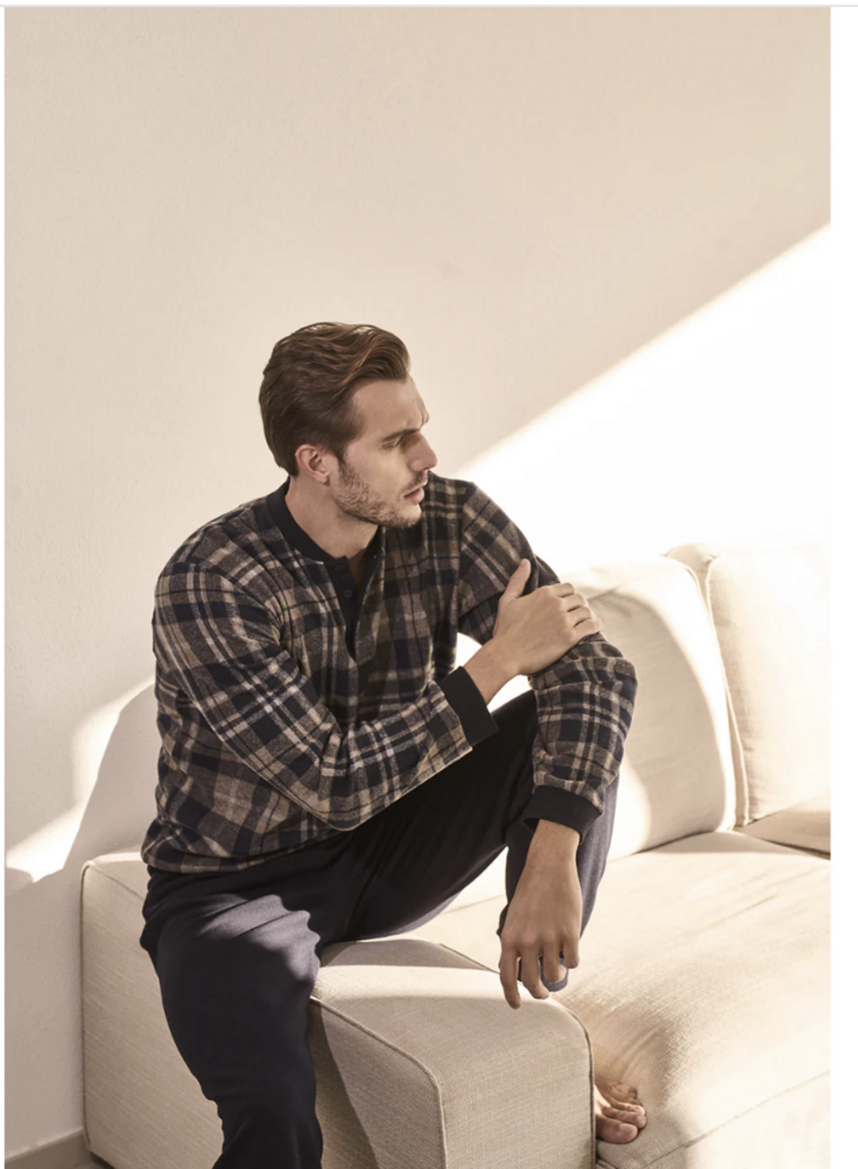 pigiama serafino in confortevole jacquard scozzese bordeaux julipet maglia serafino scozzese pantalone unica tinta