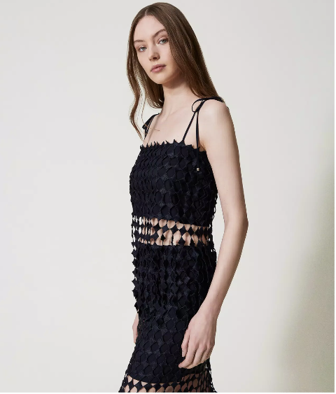 top cropped in crochet twinset top