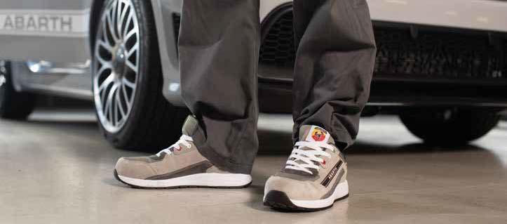 SCARPE E ABBIGLIAMENTO ABARTH DI SICUREZZA