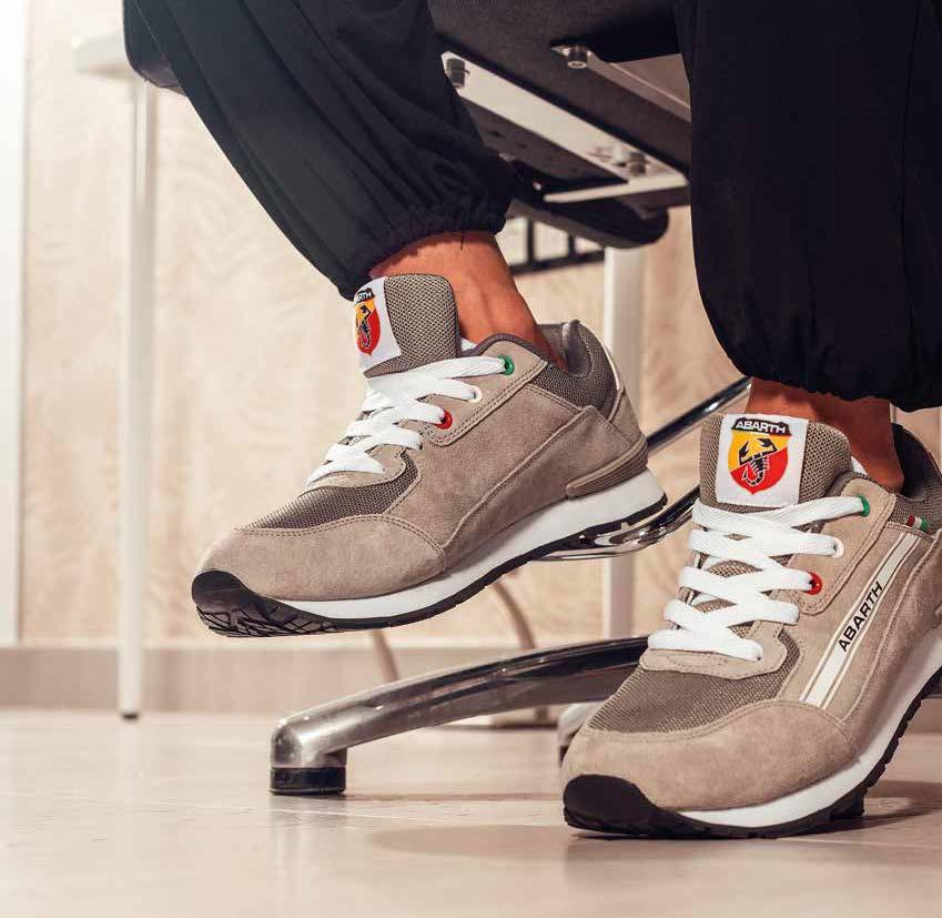SCARPE E ABBIGLIAMENTO ABARTH DI SICUREZZA