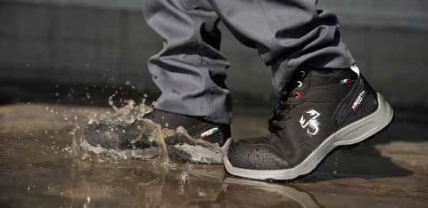 SCARPE E ABBIGLIAMENTO ABARTH DI SICUREZZA