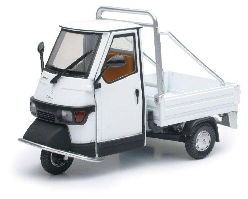 1/18 PIAGGIO APE CROSS 50 4 ASSTD new-ray