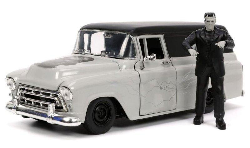 Frankenstein 1957 CHEVY SUBURBAN in scala 1:24 con personaggio Simba