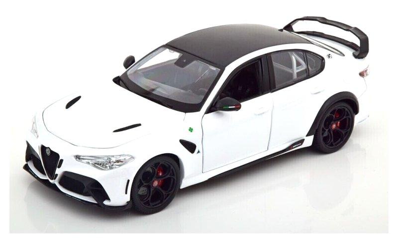 1/18 ALFA ROMEO GIULIA GTAM 2020 WHITE - 1:18 bburago